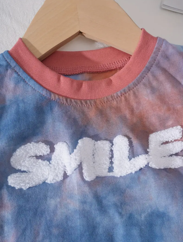 Smile Embroidery Multi Colour Sleeveless T Shirt And Pant Design - Image 3