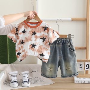 Start Pattern Brown Orange T Shirt And Denim Pant Design