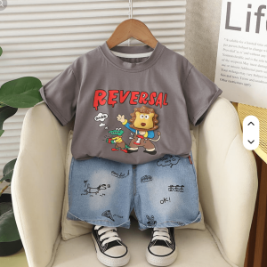 Grey Reversal Print Lion Design T Shirt And Blue Denim Pant Design